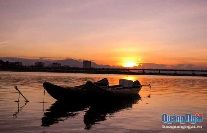 Hoàng hôn sông Trà